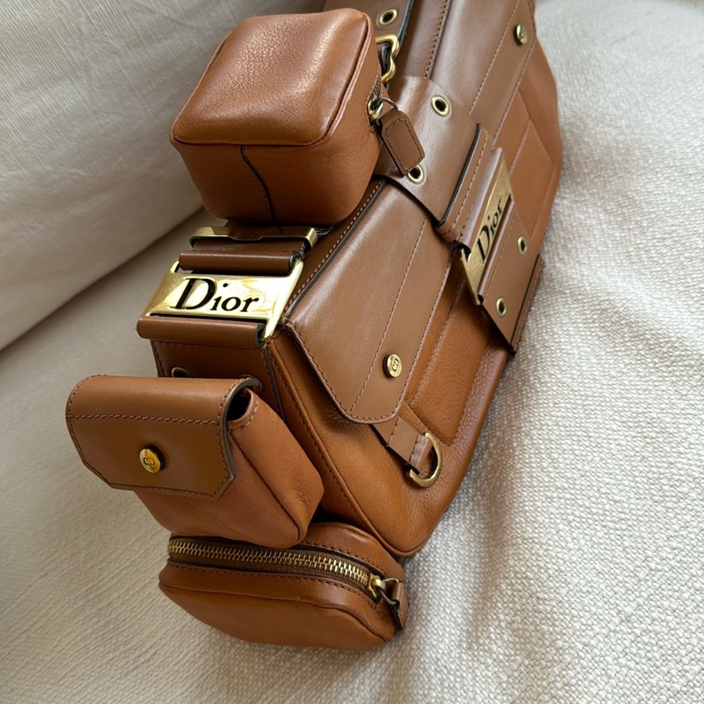 DIOR - Picture 2 of 11